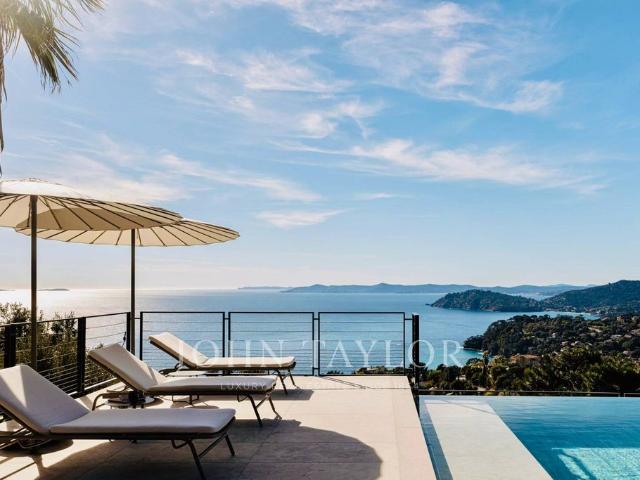 Maison de 12 pièces de luxe en vente à Rayol Canadel sur Mer, France