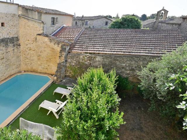 Maison de 12 pièces de 231 m² à Saint Jean de Ceyrargues