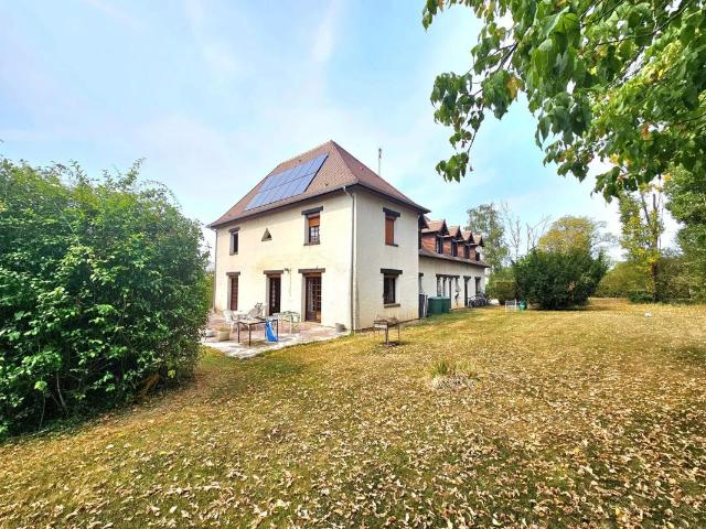 Maison de 12 pièces de 362 m² située à Vald’Yerre