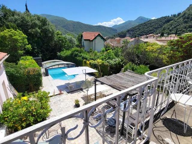 Maison de 12 pièces de 304 m² à Amélie les Bains