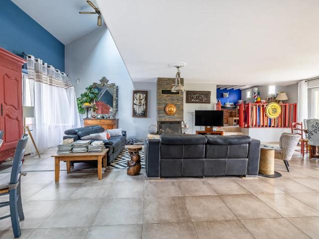 Maison de 13 pièces de 325 m² à Athis Mons