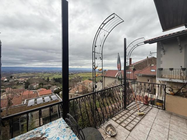 Maison de 13 pièces de 422 m² à Saint Héand