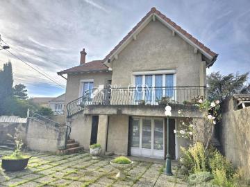 Maison de 145m2 et 4 chambres + garage atelier de 64m2 sur t
