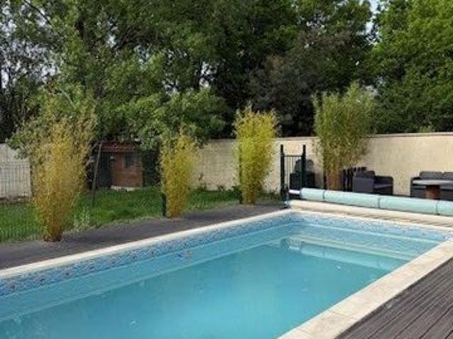 Maison de 150 m² de plain pied avec piscine