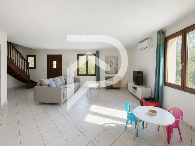 Maison de 140 m² sur un terrain de 835 m². 140m² Arthez de Béarn