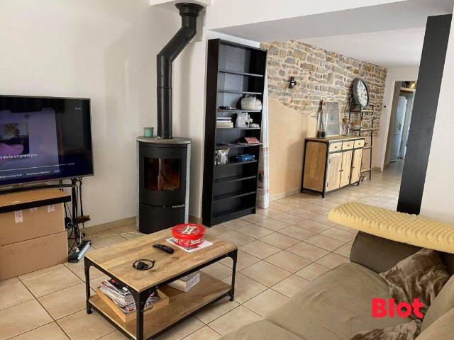 Maison de 140m² 3 chambres et un bureau dépendances
