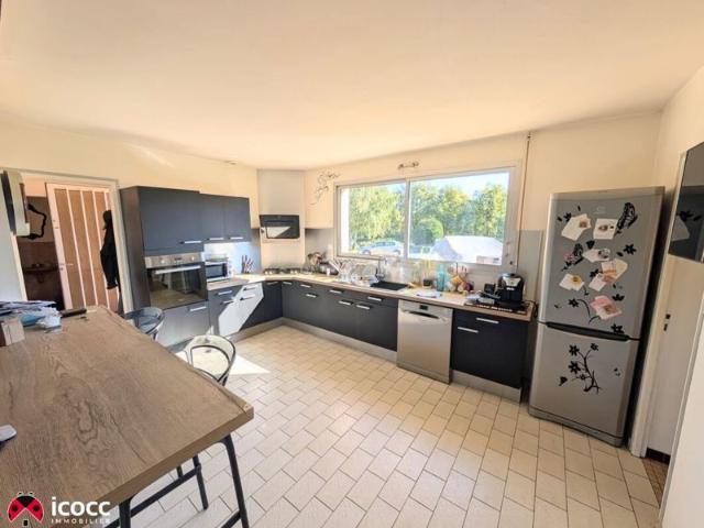 Maison de 140 m² sur 3800 m² de terrain avec piscine