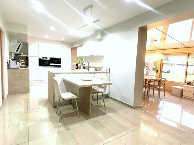 Maison de 155 m² à Le Pin