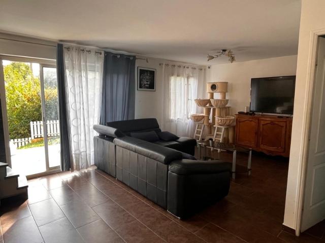Maison de 150m2 7 pièces 5 chambres 500m2 terrain à GOUSSAINVILLE 95190