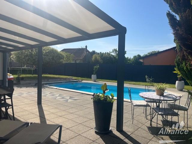 Maison de 151 m2 avec piscine sur un terrain de 1474m2