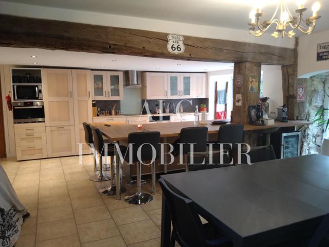 MAISON DE 168 M2 AVEC PETITE MAISON DE 28 M2 EN BORDURE DE R