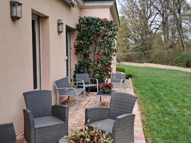 Maison de 160 m2 sur un parc verdoyant