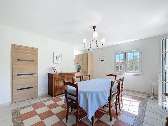 Maison 160 m², 6 pièces sur grand terrain à Marignac