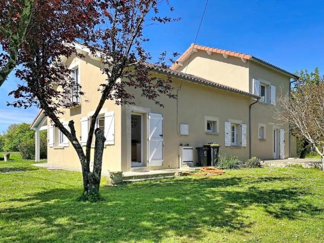 Maison 160 m², 6 pièces sur grand terrain à Marignac