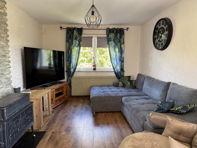 Maison de 160m2 + dépendance avec terrain constructible 22ares