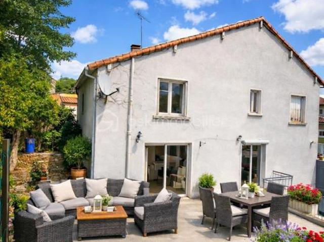 ? Maison de 175 m² avec jardin et terrasse – Idéale résidence principale ou investissement locatif 10KM de RUFFEC
