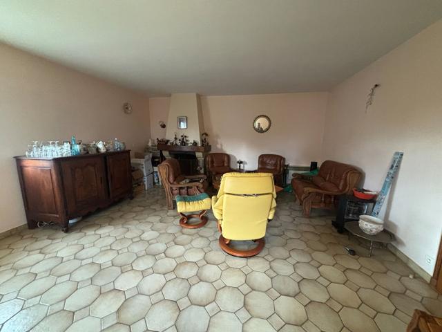 Maison de 170m² avec possibilité de deux logements 170m² Montpon Ménestérol