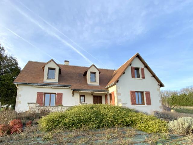 MAISON de 173 m2 sur sous sol + garage de 47 m2 + atelier de