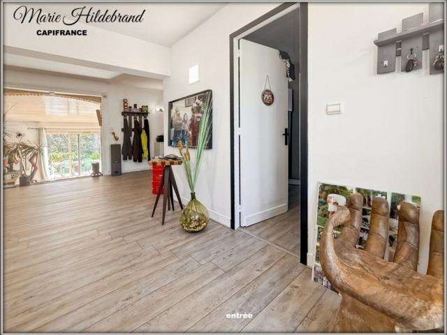 AUBIAC – Maison 185 m² – Terrain +4 000 m² – Piscine couvert. 185m² Aubiac