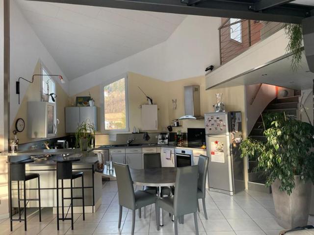 Maison de 2003, 165m2 habitables et terrain de + 50 ares