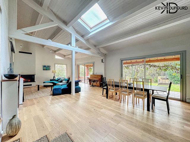 MAISON de 200M² sur un terrain de 4000m² à ST ETIENNE DE