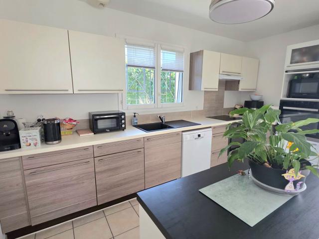 Maison de 2013, 5 Pièces 107 m2 766m2 de parcelle