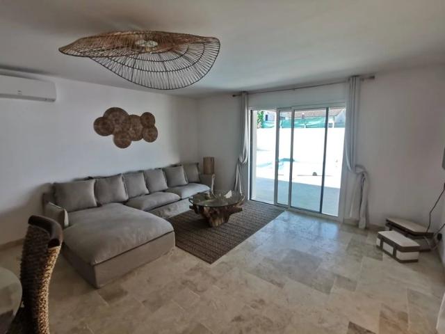 Maison de 2021 avec trois chambres et piscine