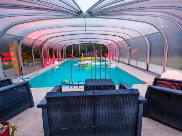 Maison de 215m² 2 logements avec Piscine et Garage