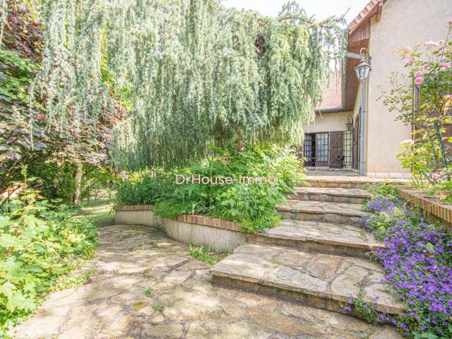 Maison de 217m2 dont 235m2 de surfaces utiles avec sous sol total