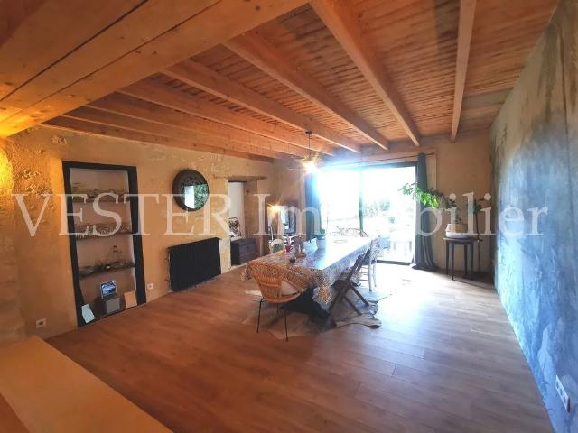 Maison de 250 m², avec 2300m² de terrain et piscine