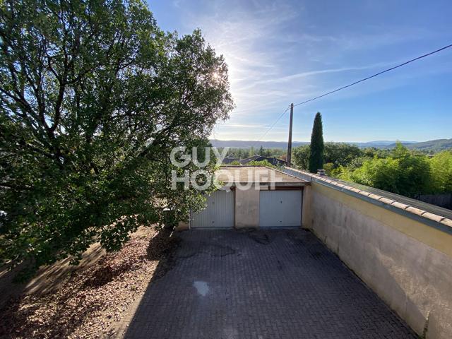 Maison de 220 m2 avec 2 parcelles de terrain constructible sur Saint Etienne De Fontbellon