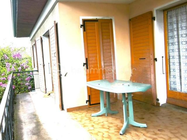 MAISON DE 220M2 ET 880M2 DE TERRAIN