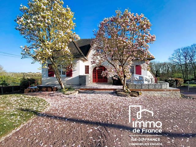 Maison de 234m2 habitables à vendre BONNEVAL