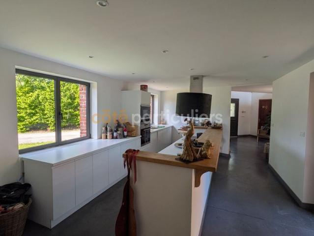 Maison de 235 m² à louer avec jardin 4 chambres