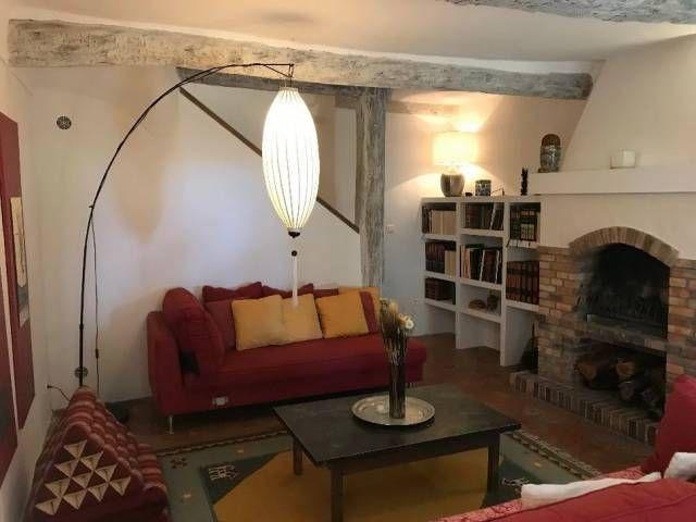 Maison de 250m² avec terrasse, jardin et parking