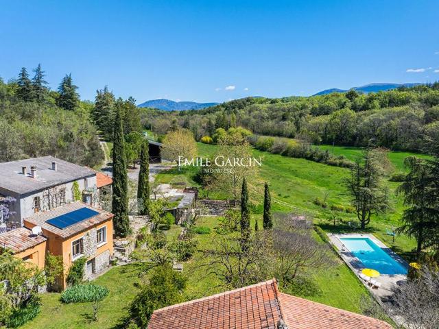 Maison de 25 pièces de luxe en vente à Valensole, France