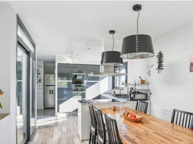 Maison de 289m2 à louer sur Bassens