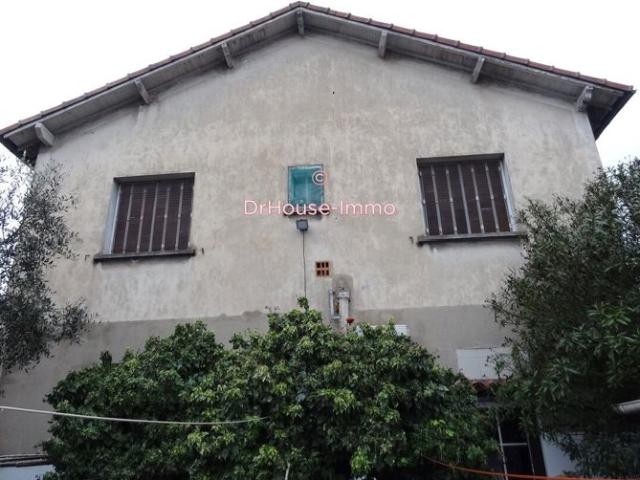 Maison de 2 appartements ou 4 chambres du Sud à Alès avec un coin jardin
