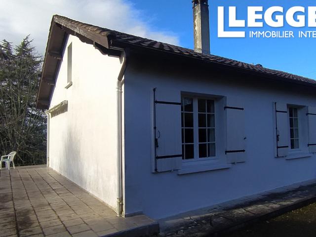 Maison de 7 pièces dont 4 chambres avec sous sol aménagé. Chauffage électrique, garage et jardin de 1200m2