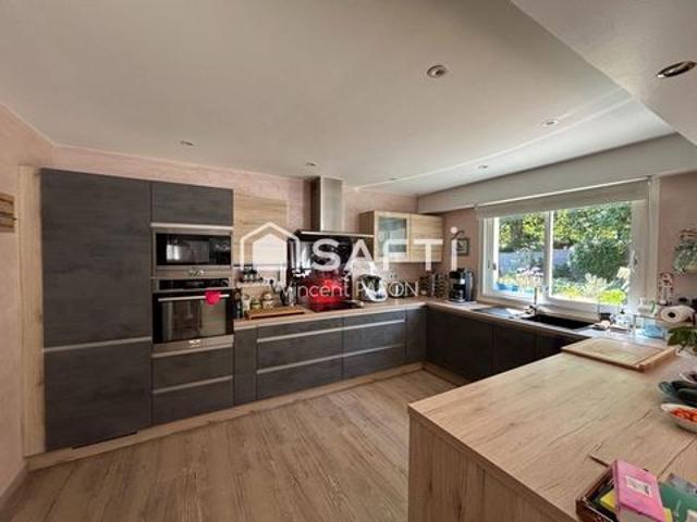 Maison de 7 pièces de 243 m² à La Chapelle sur Erdre