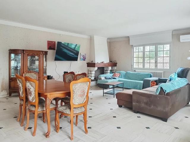 Maison de 7 pièces de 252 m² à Pineuilh