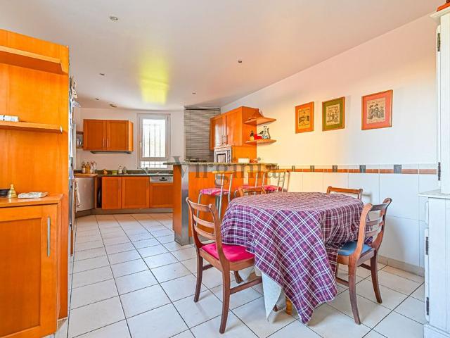 Maison de 7 pièces de luxe en vente à Nogent sur Marne, Île de France