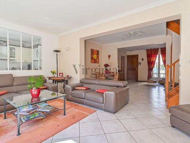 Maison de 7 pièces de luxe en vente à Nogent sur Marne, Île de France