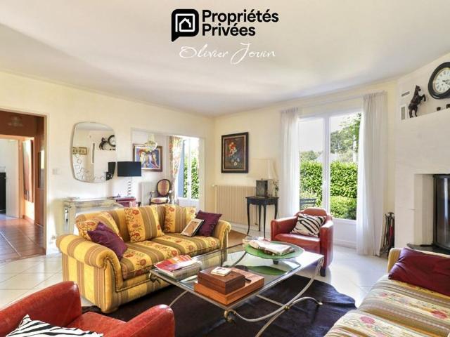 Maison de 7 pièces de luxe en vente à Cholet, France