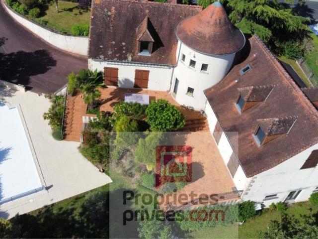 Maison de 7 pièces de luxe en vente à Cosnac, Nouvelle Aquitaine