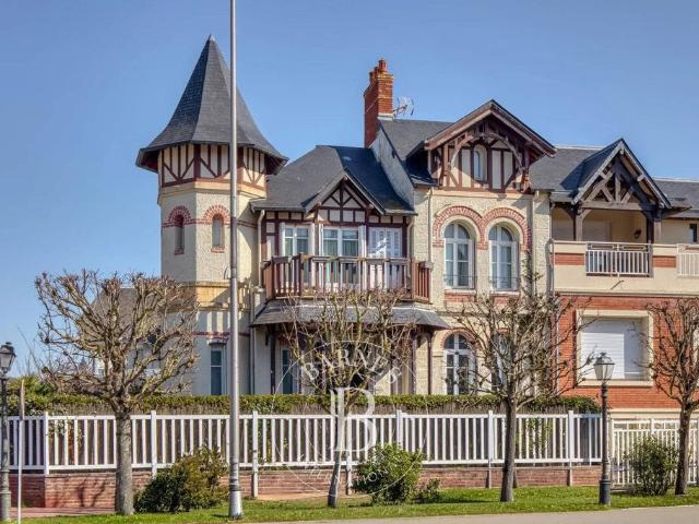 Maison de 7 pièces de luxe en vente à Deauville, Normandie