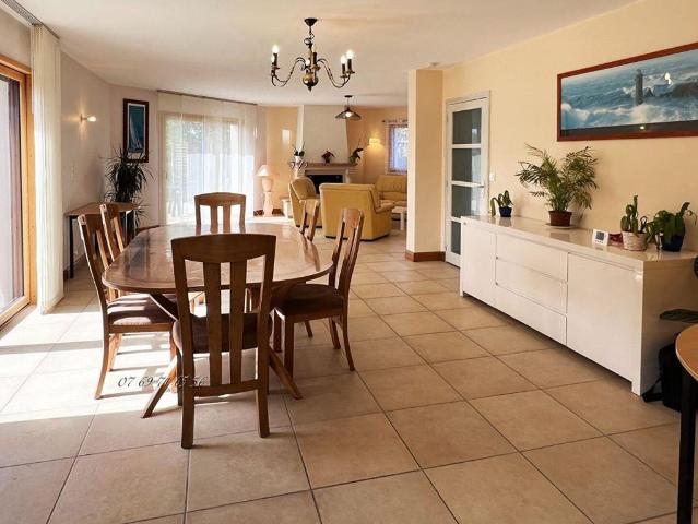Maison de 7 pièces de luxe en vente à Saint Lunaire, Bretagne
