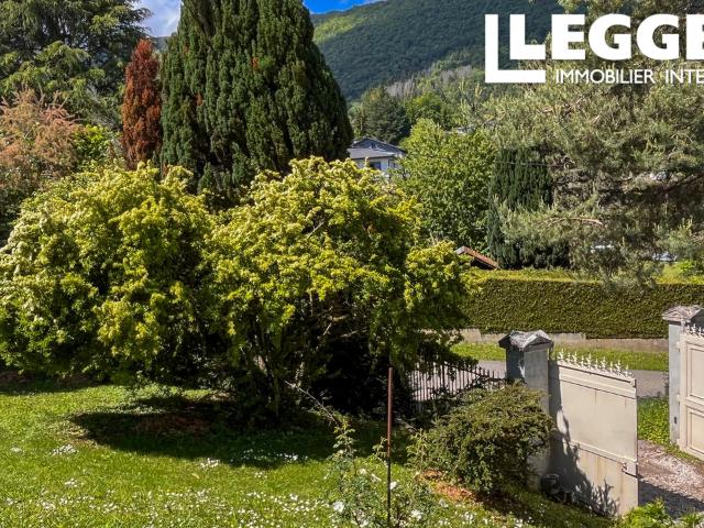 Maison de 4 chambres à Sevrier avec vue sur le lac, terrasse, garage et grand jardin
