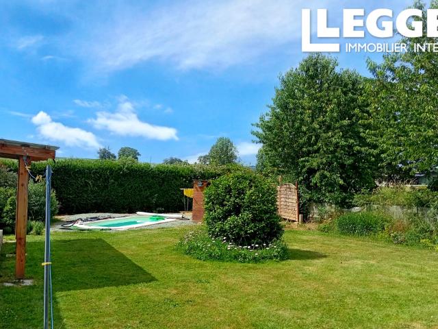 Maison de 4 chambres avec jardin et piscine, à la sortie d'un village proche des Alpes Mancelles