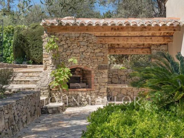 Maison de 5 chambres de luxe en location à Valbonne, Provence Alpes Côte d'Azur